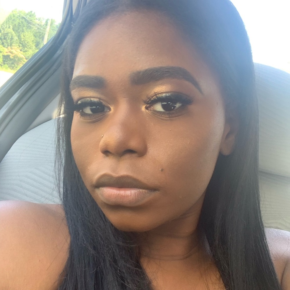 Meet your Posher, Emani